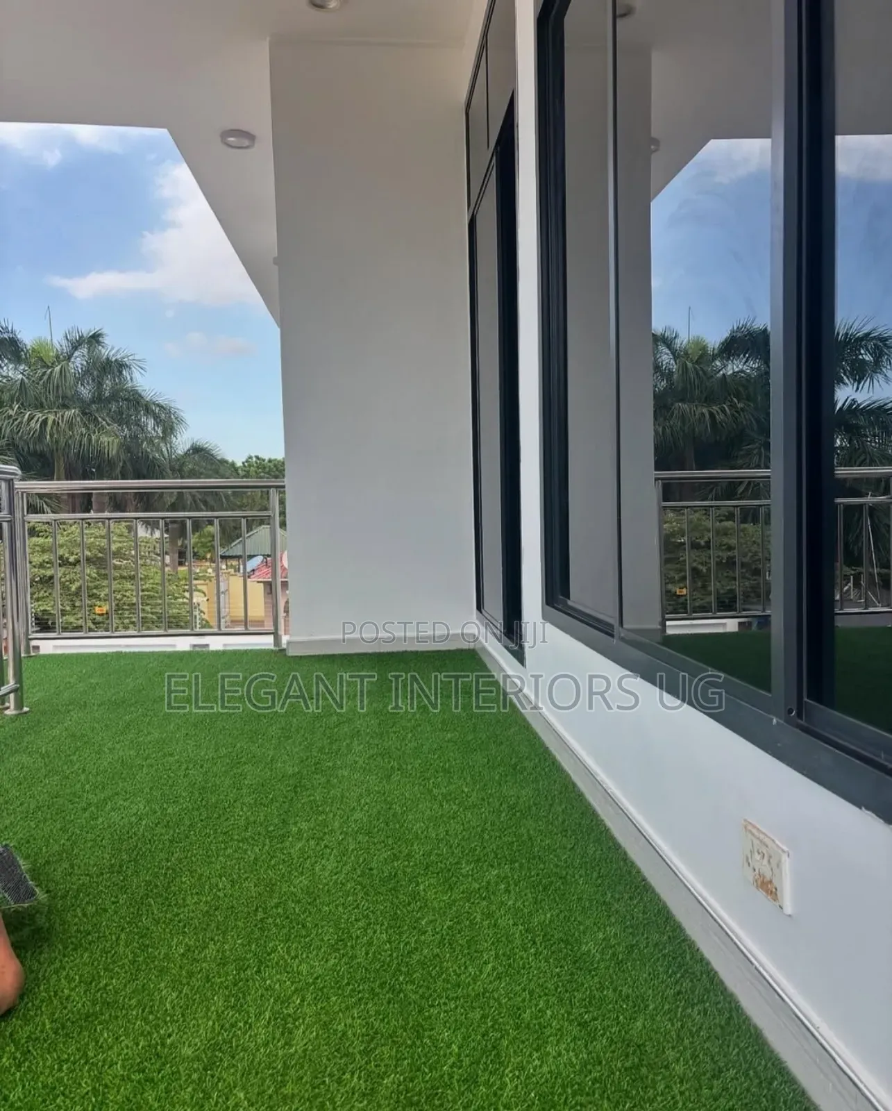 Artificial Grass Carpets Available in All Colours at Favorable Price