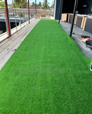 Artificial Grass Carpets Available for Compounds Bars and Balconies