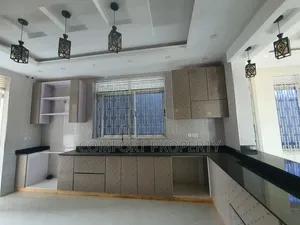 5bdrm Mansion in Munyonyo, Makindye for sale