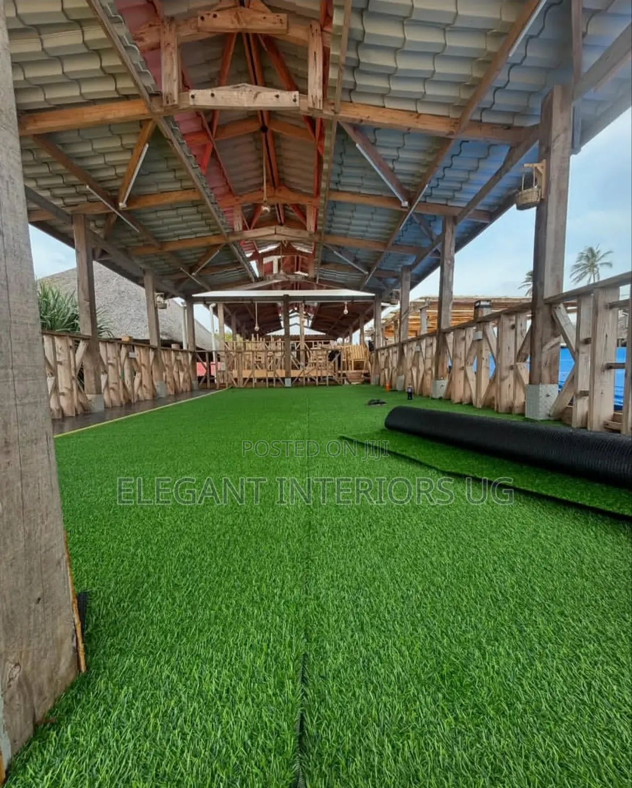 Artificial Grass Carpets Available for Home Balconies and in Bars