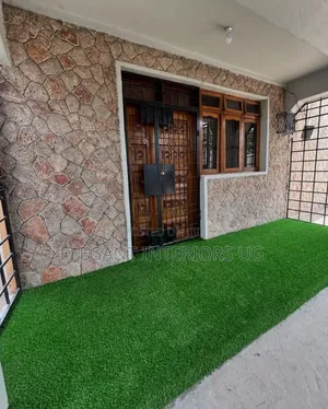 Green Grass Carpets Available for Balconies and Turfs and Cheap