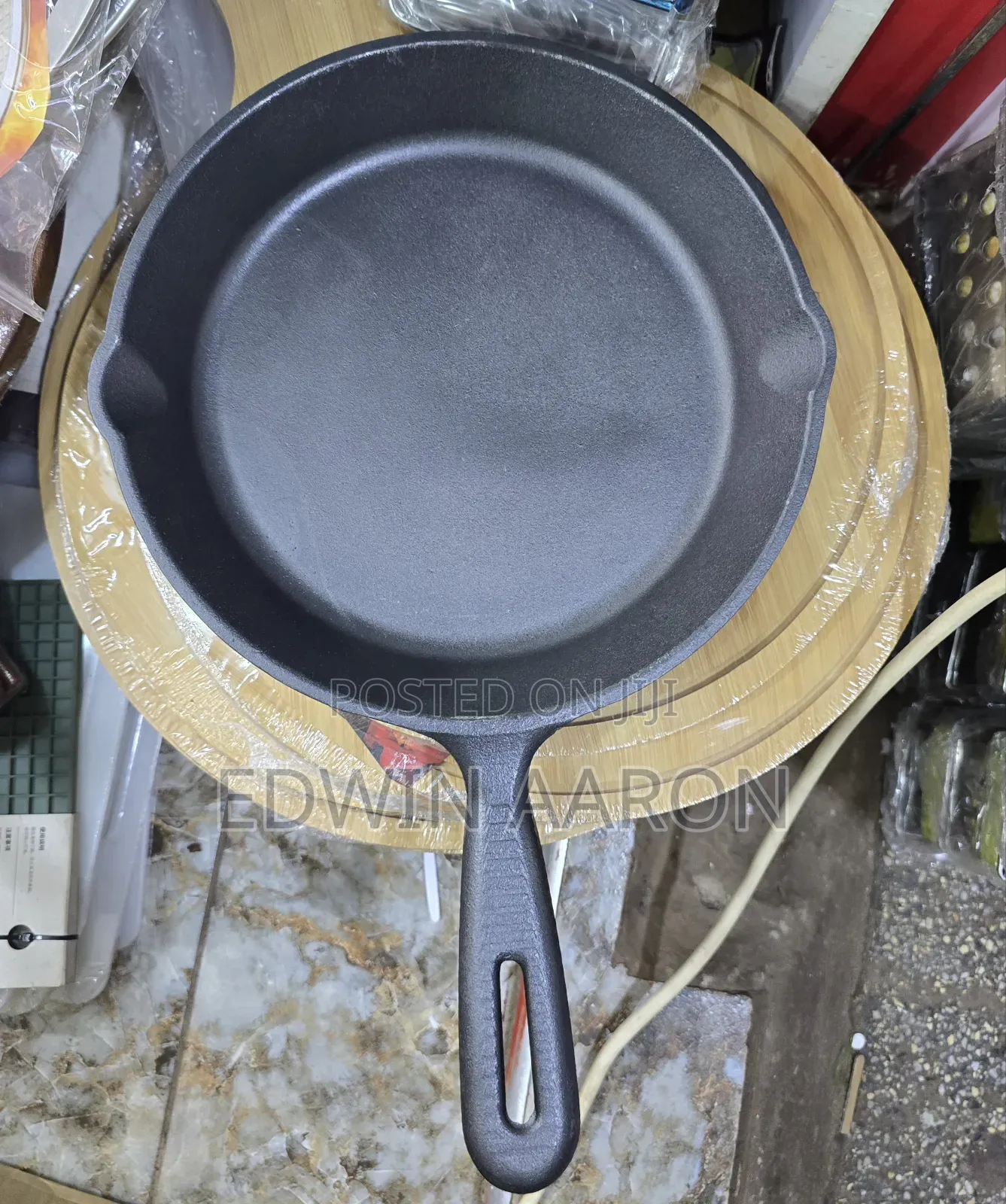 Cast Iron Skillet Pan 24cm