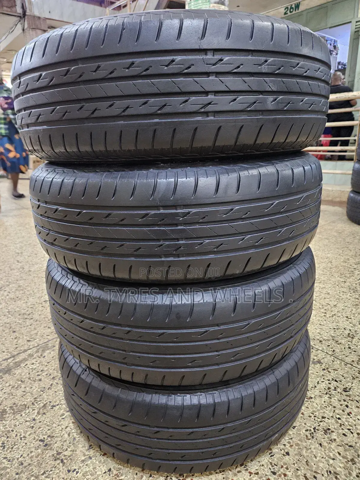 215 65 R16 Japan Bridgestone.Wish.Noah.R4 Old Model N Others.