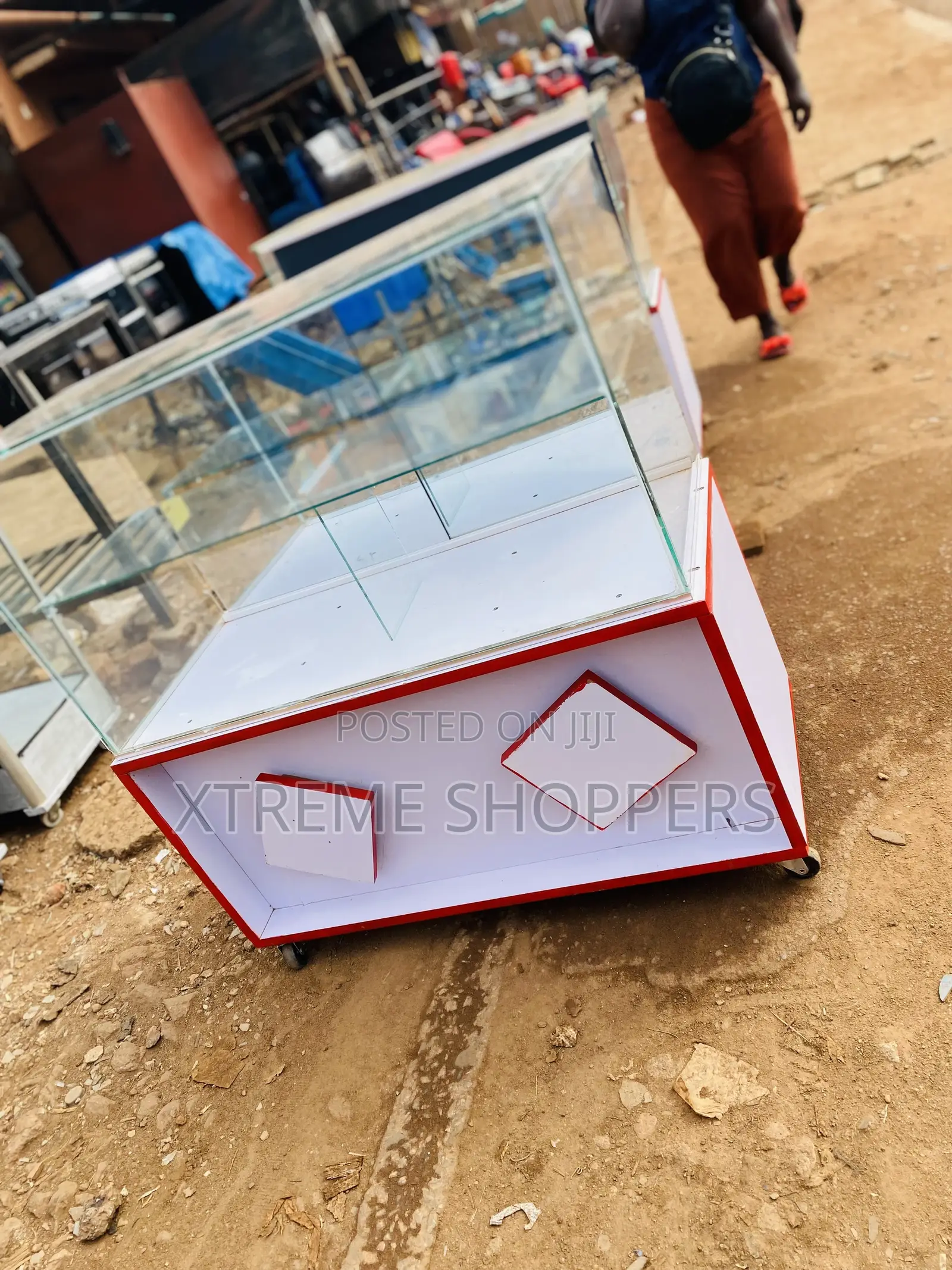Combined Display Counter / Board And Glass
