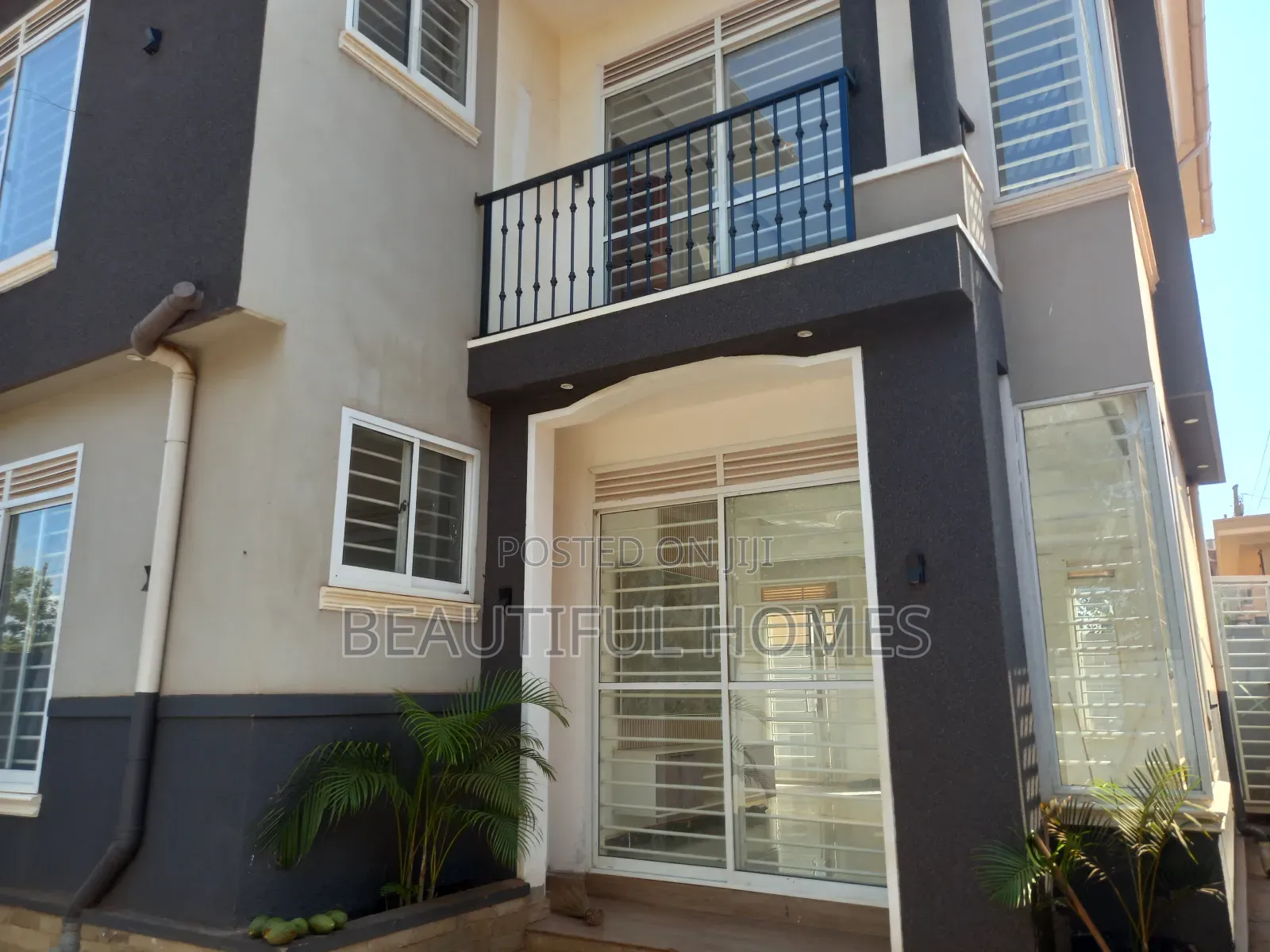 Furnished 4bdrm Duplex in Kira for sale