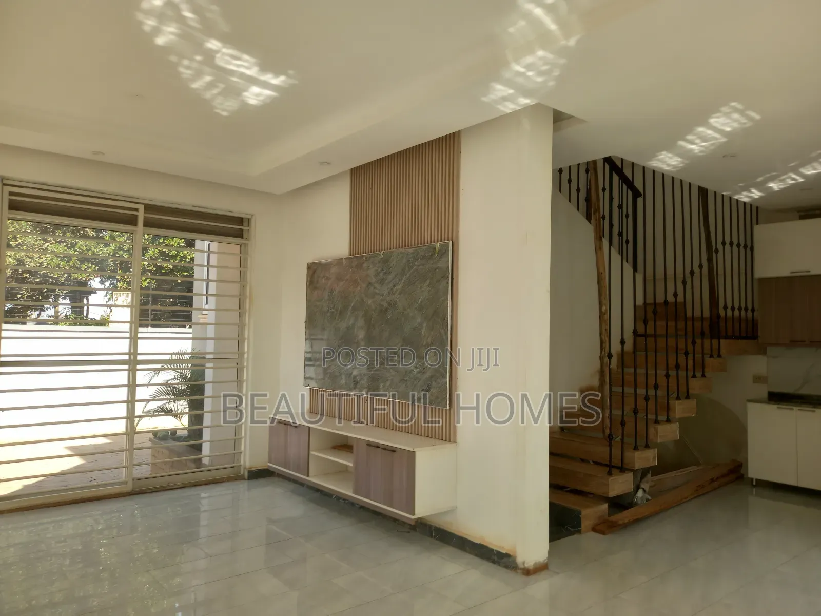 Furnished 4bdrm Duplex in Kira for sale