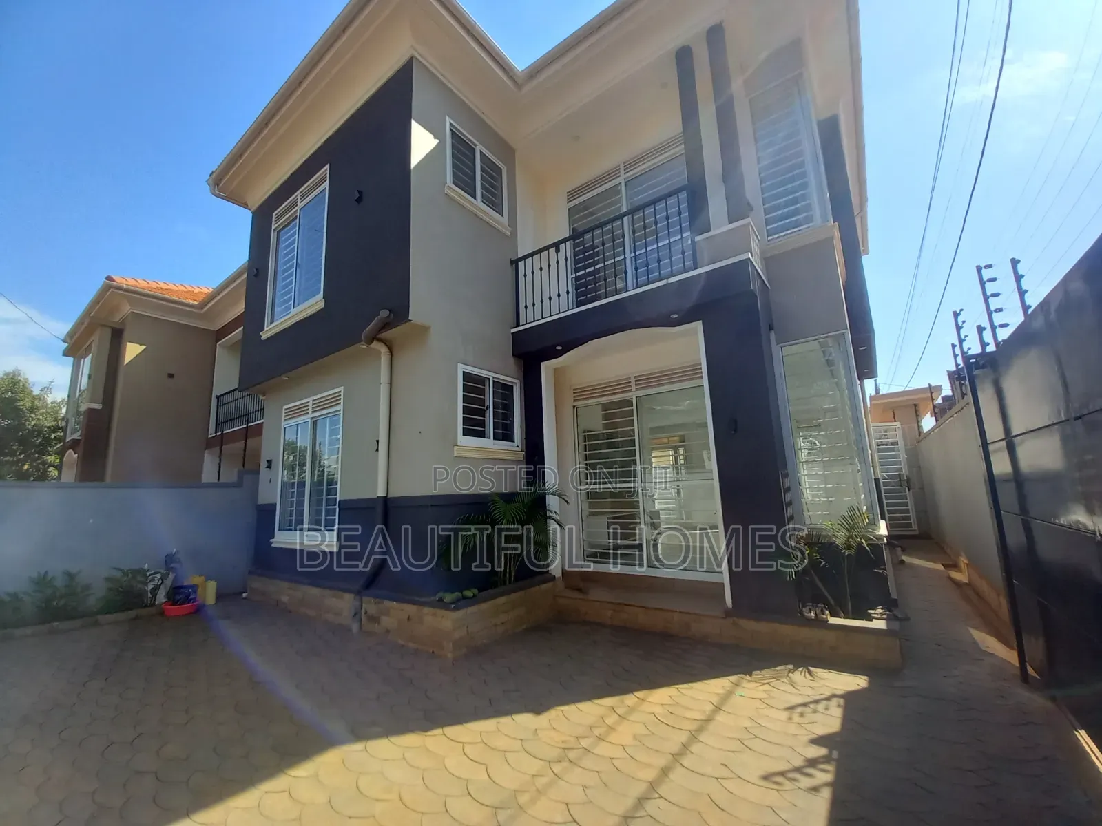 Furnished 4bdrm Duplex in Kira for sale