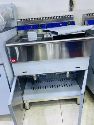 Commercial Double Basket Gas Deep Fryer With a Storage Drain Tap