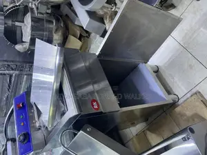16l Electric Commercial Deep Fryer With Drainage Tap Storage Bin