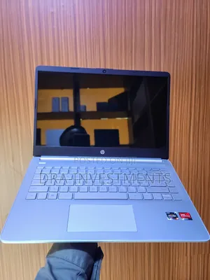 New Laptop HP 14S 8GB AMD Ryzen 3 SSD 256GB