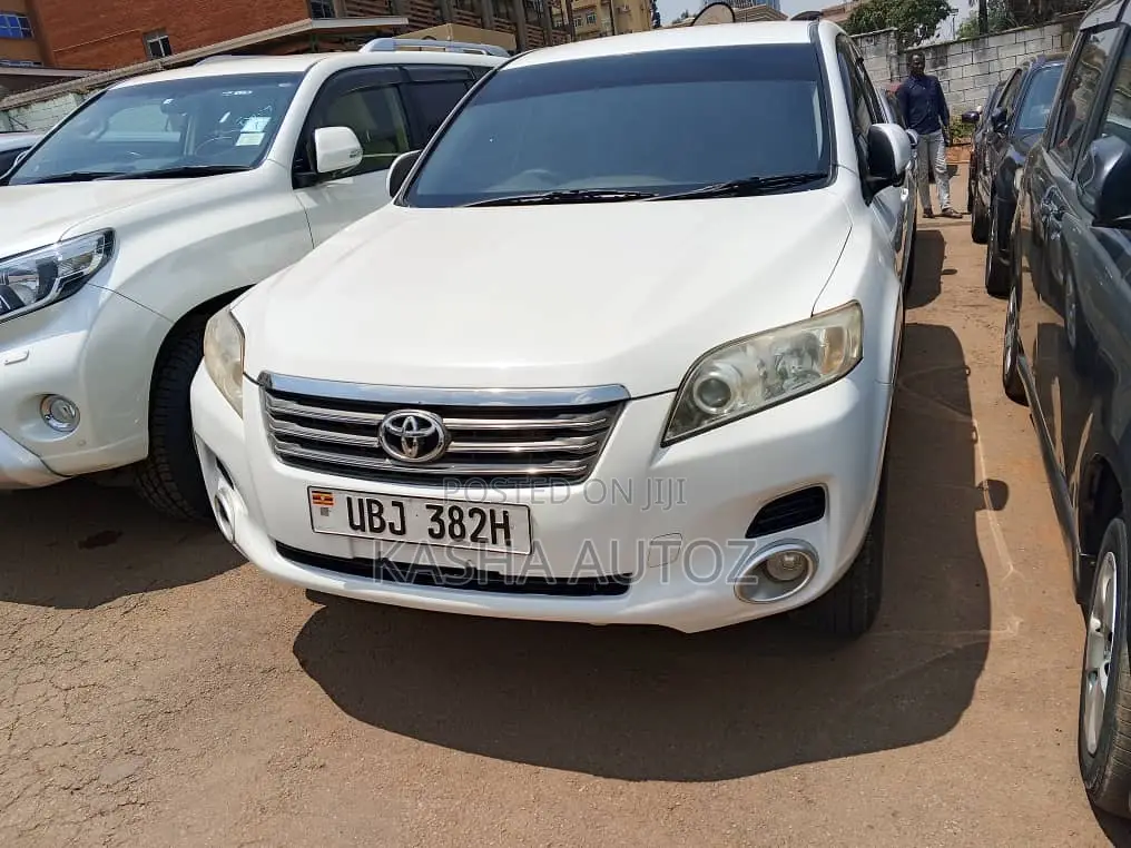 Toyota Vanguard 2009 White