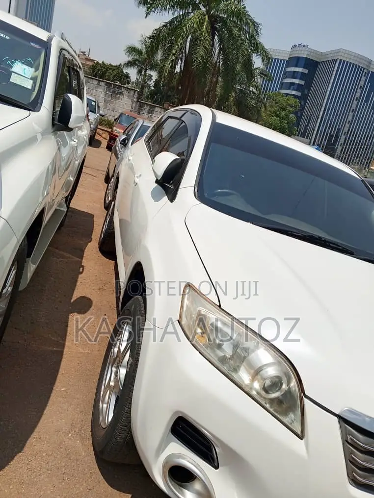 Toyota Vanguard 2009 White