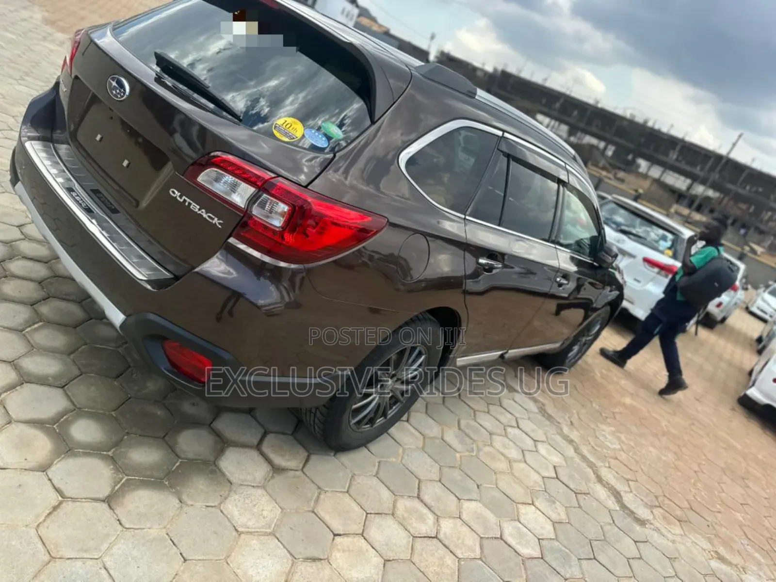 Subaru Outback 2.5i 4dr Wagon AWD (2.5L 4cyl CVT) 2015 Gold