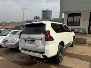 Toyota Land Cruiser Prado 2018 White