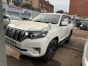 Toyota Land Cruiser Prado 2018 White
