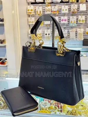 Chris Bella Bag With Golden Handle and a Wallet
