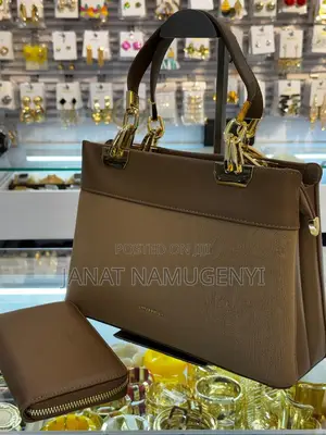 Chris Bella Bag With Golden Handle and a Wallet