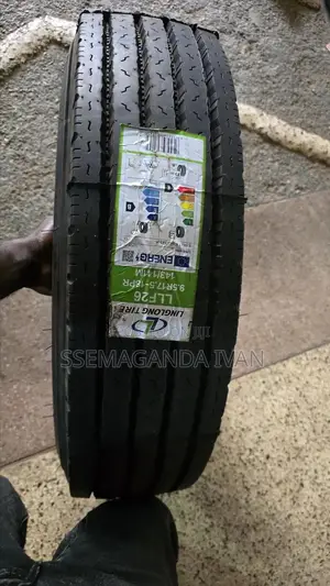 9.5r17.5 Authentic Front Highway Linglong Tyres