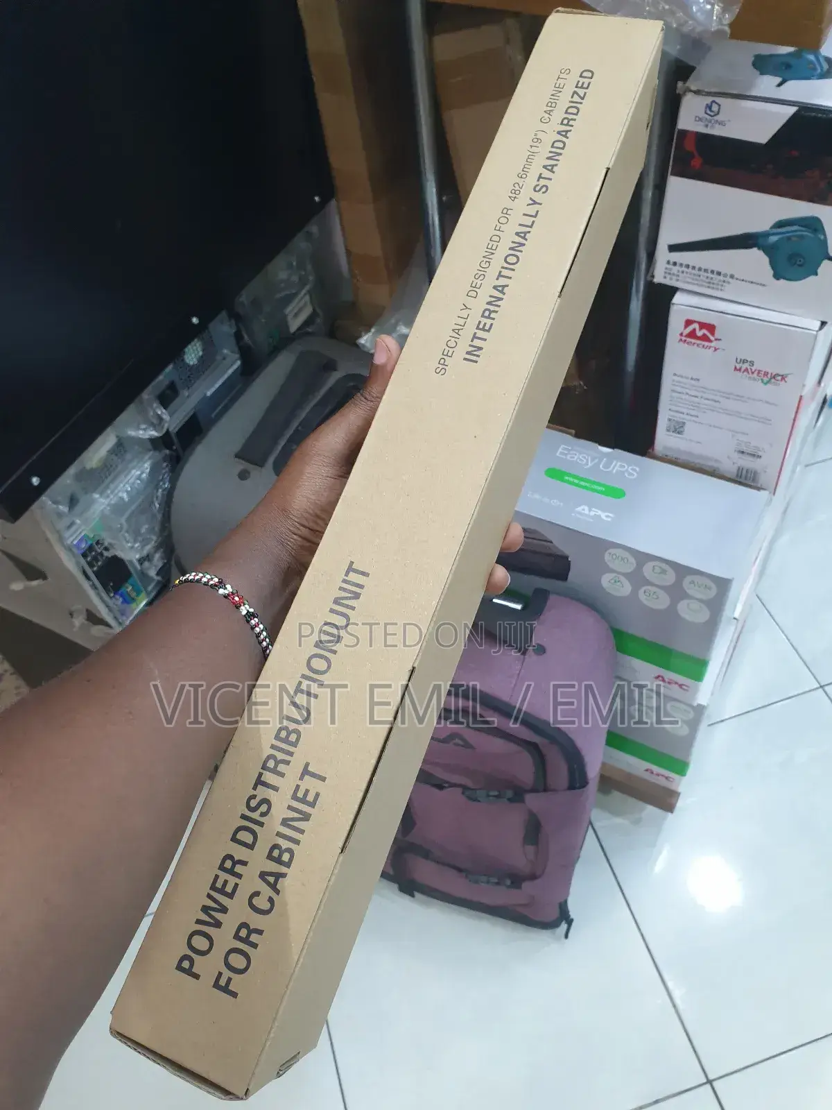 Apc Easy Ups Power Distribution Unit (Pdu)