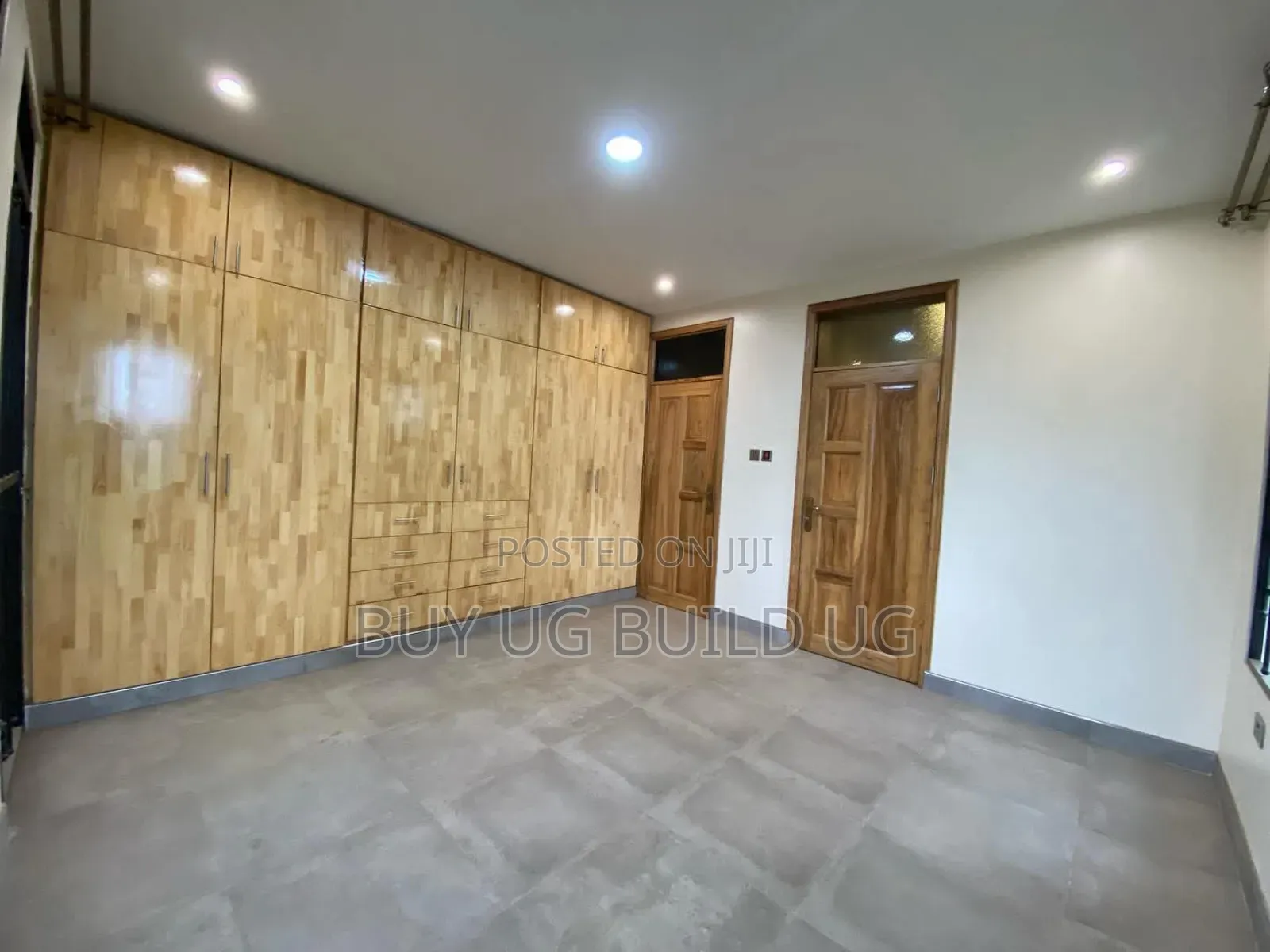 3bdrm Apartment in Kiwatule Kampala, Central Division for rent