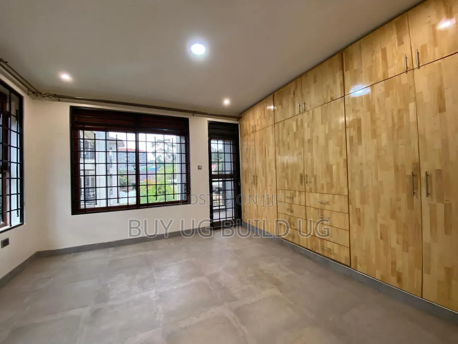 3bdrm Apartment in Kiwatule Kampala, Central Division for rent