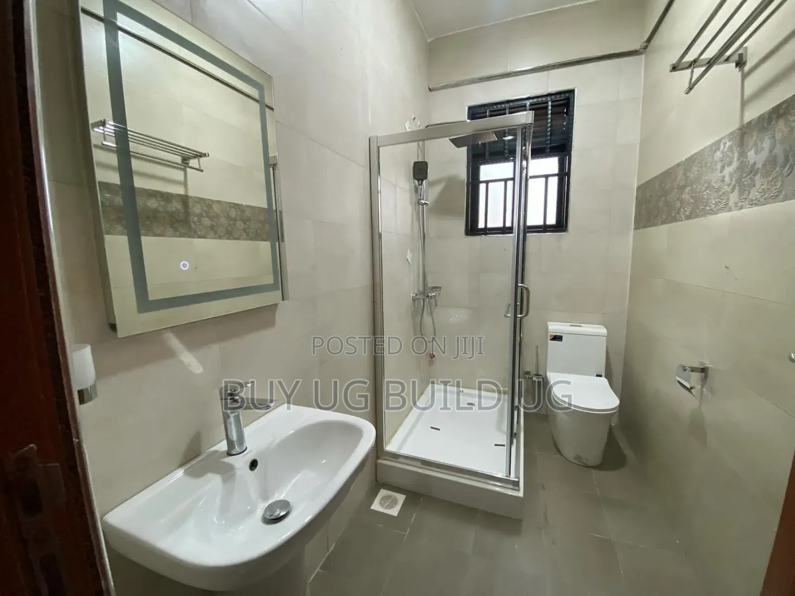 3bdrm Apartment in Kiwatule Kampala, Central Division for rent