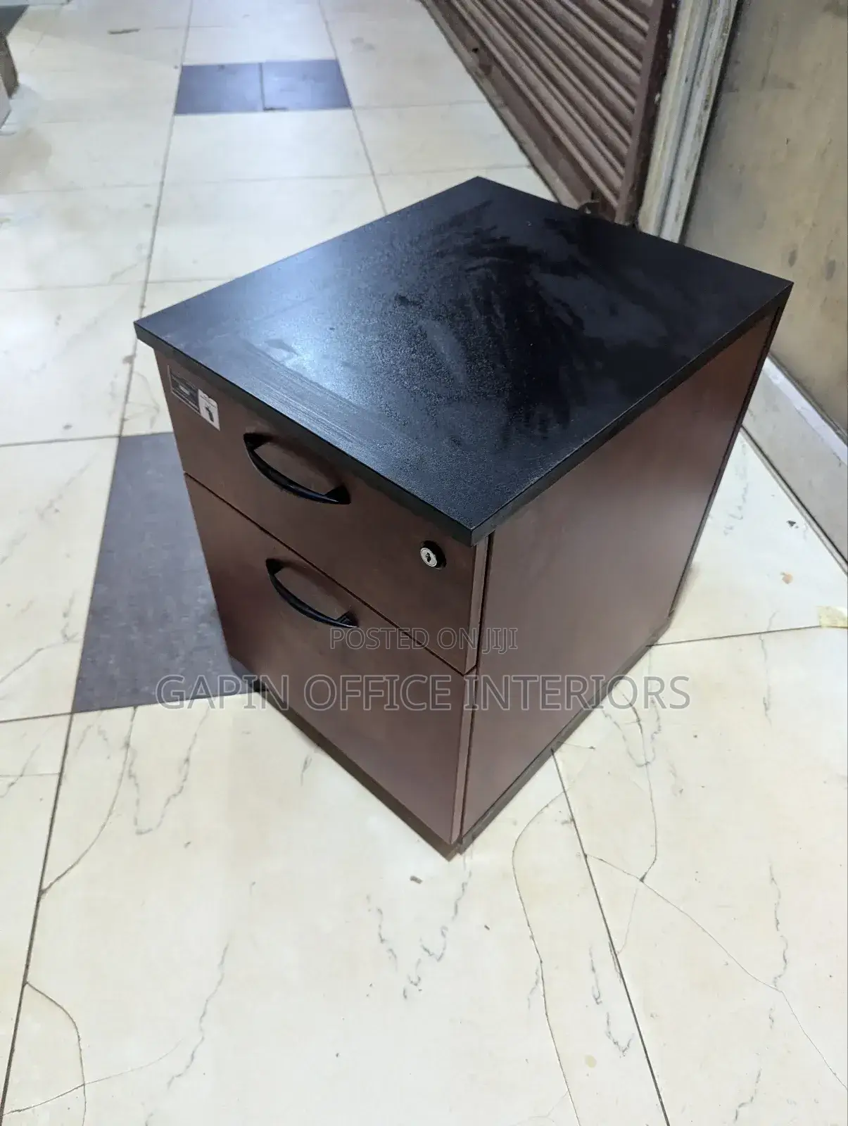 Simple Mid- Executive Desk With a Moving Drawer, Size 180cm// 1.8 M