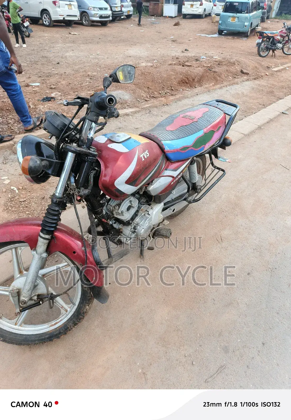 TVS HLX 125 2022 Red