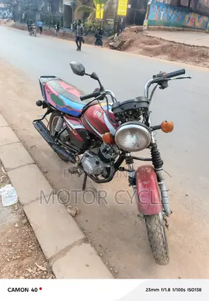 TVS HLX 125 2022 Red