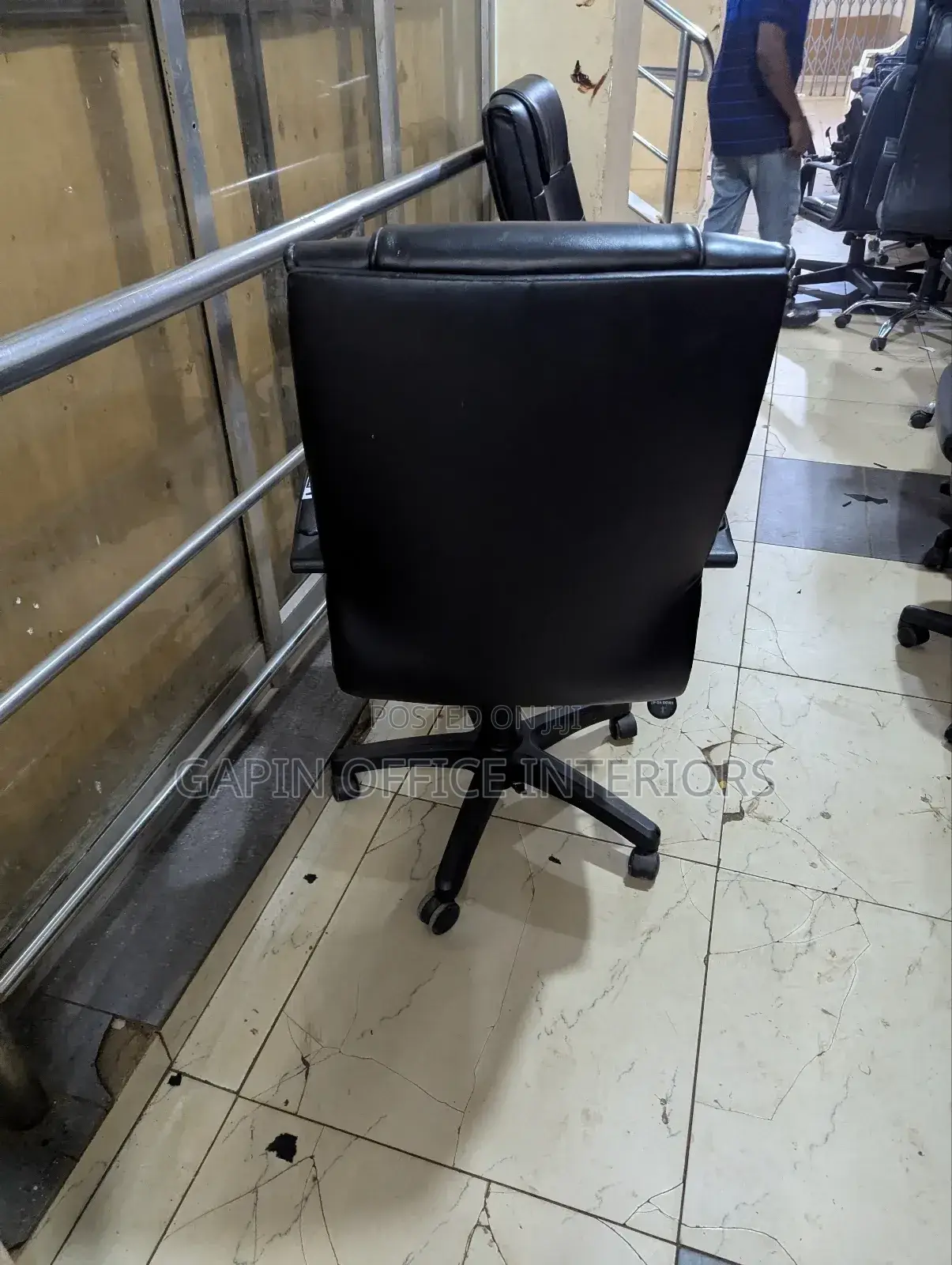 Office Chair With Strong Leather and Adjustable Heights
