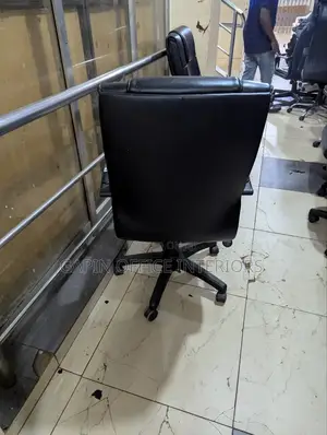 Office Chair With Strong Leather and Adjustable Heights