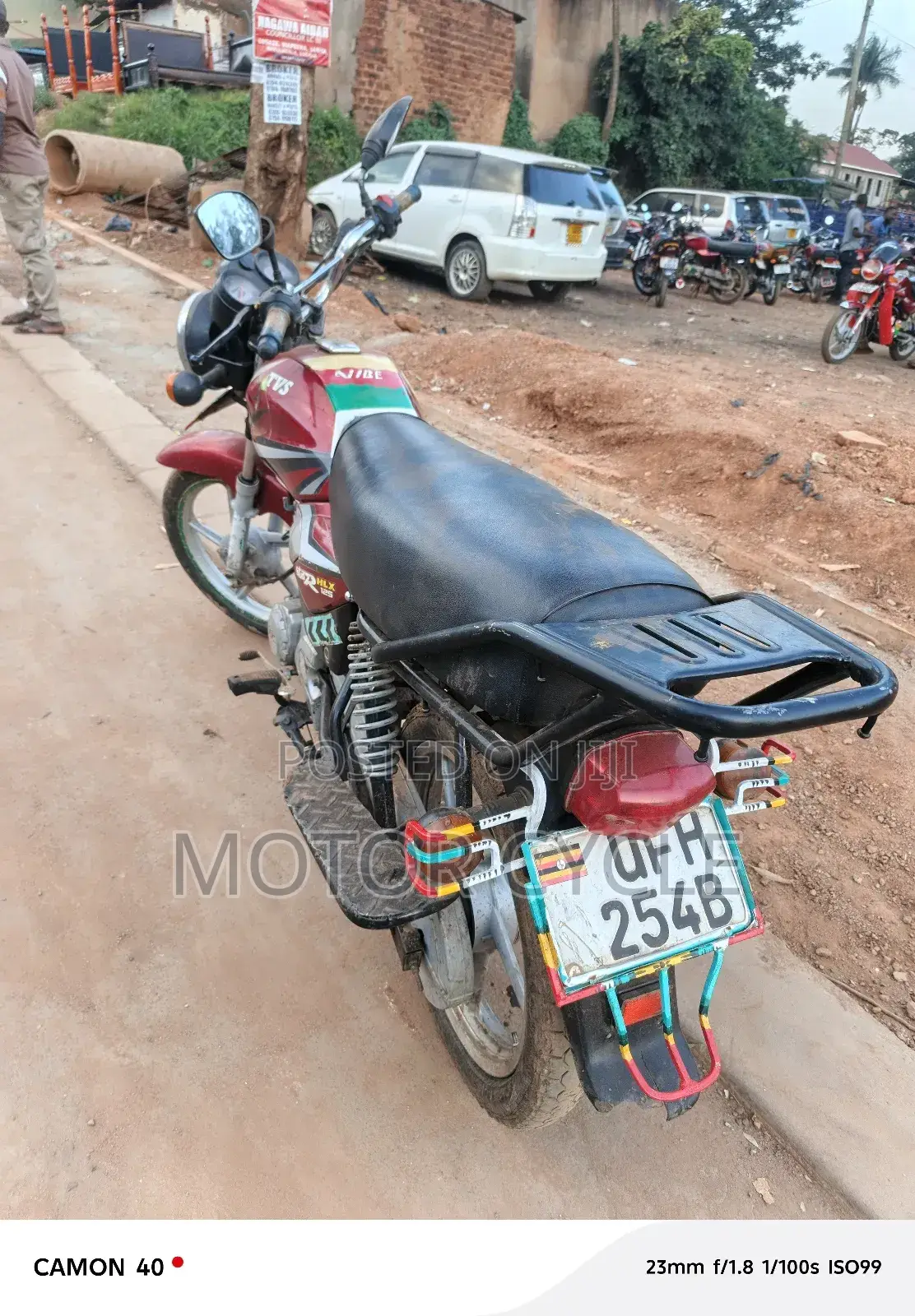 TVS HLX 125 2023 Red