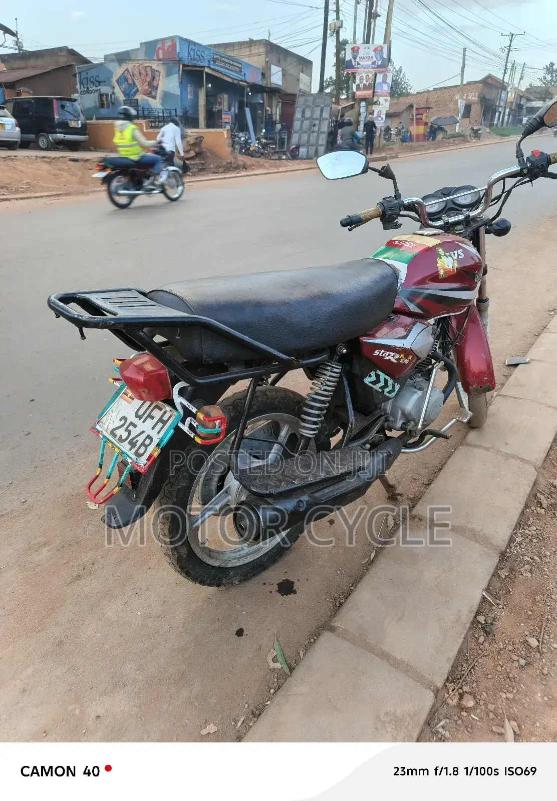 TVS HLX 125 2023 Red