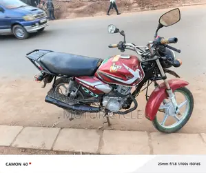 TVS HLX 125 2023 Red