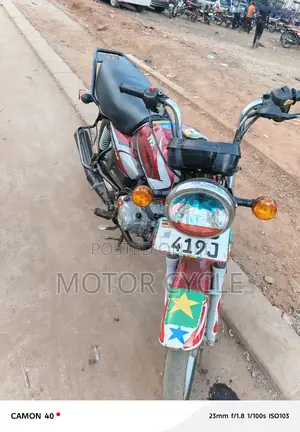 TVS HLX 125 2021 Red