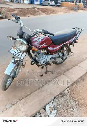Bajaj Boxer 125 2023 Red