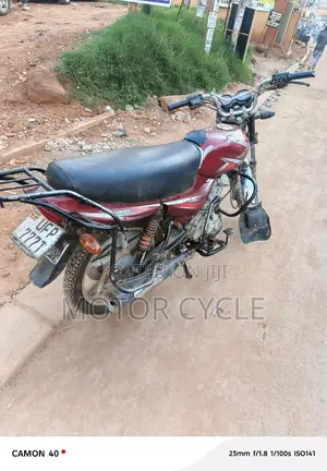 Bajaj Boxer 125 2023 Red