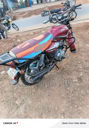 TVS HLX 125 2023 Red