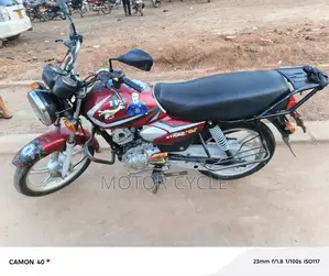Bajaj Boxer 125 2022 Red