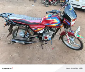 Bajaj Boxer 125 2023 Red