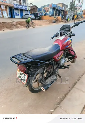 Bajaj Boxer 125 2022 Red
