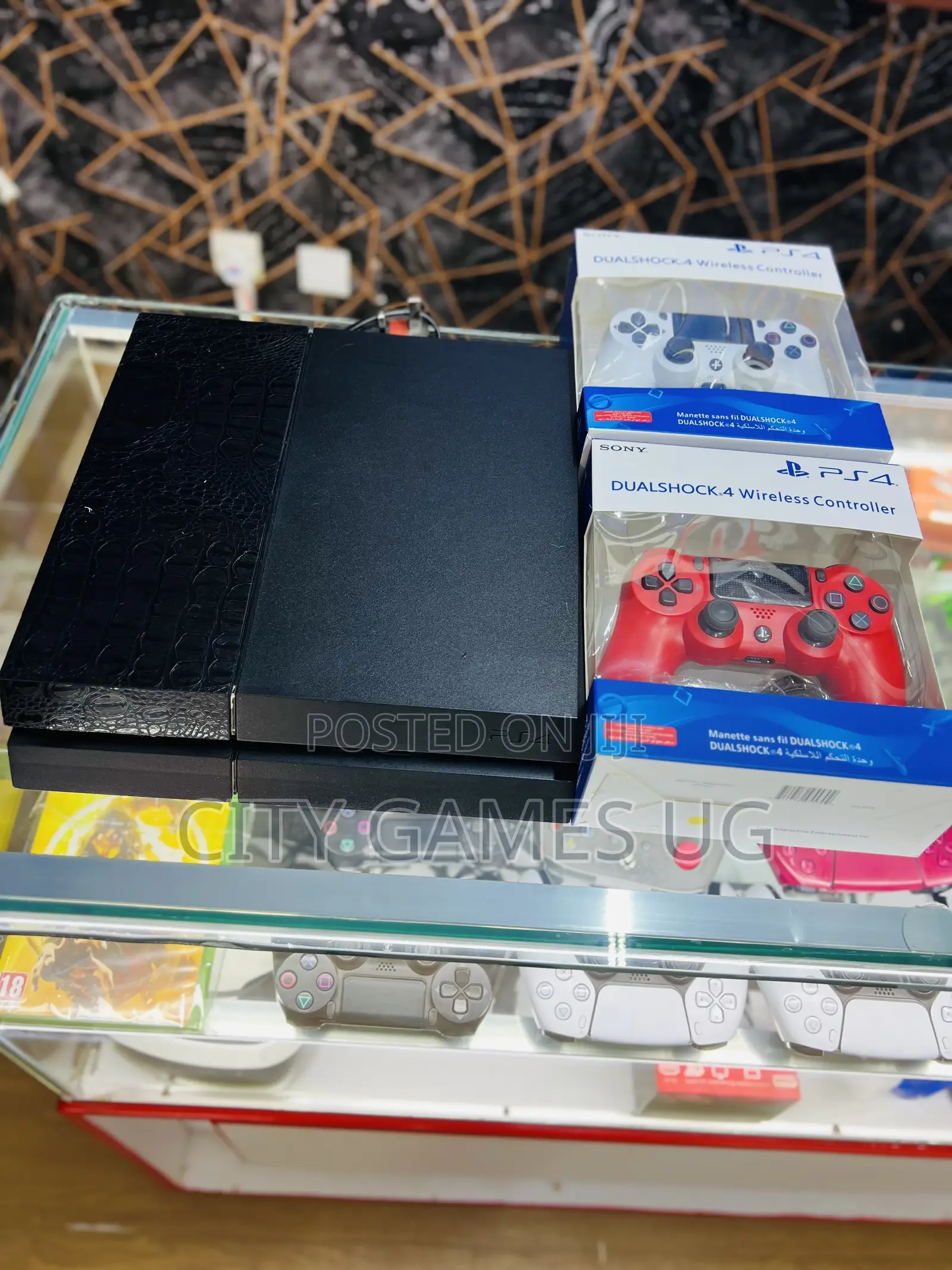 Playstation 4 Standard With Free Games