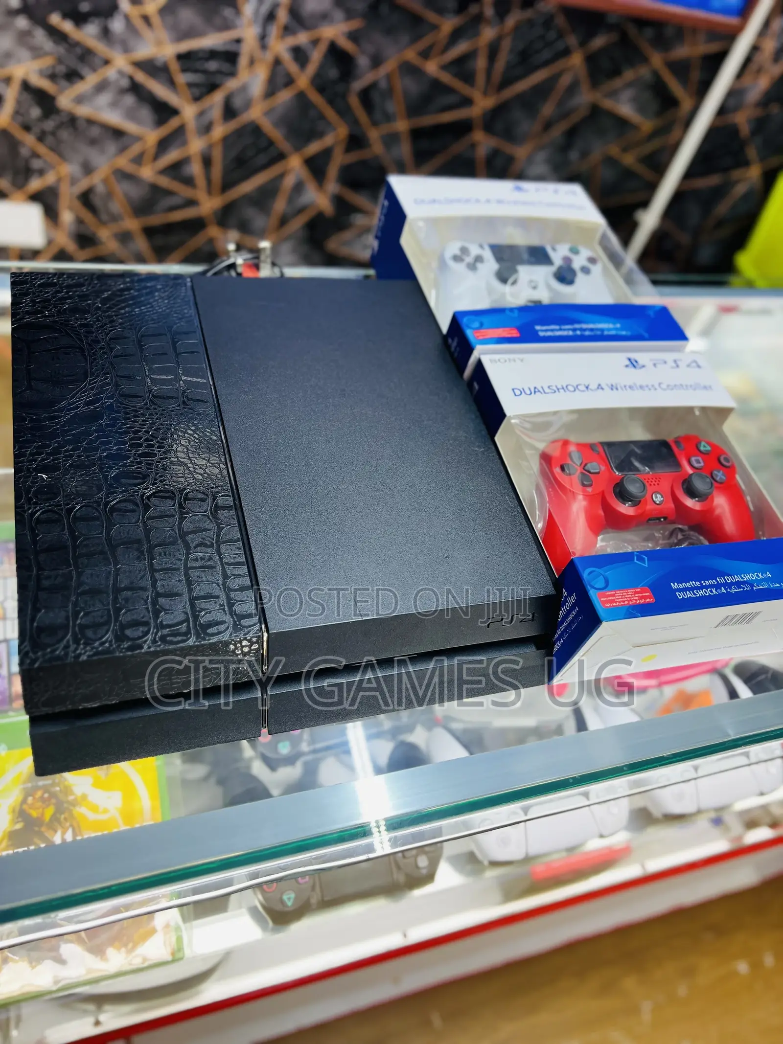 Playstation 4 Standard With Free Games