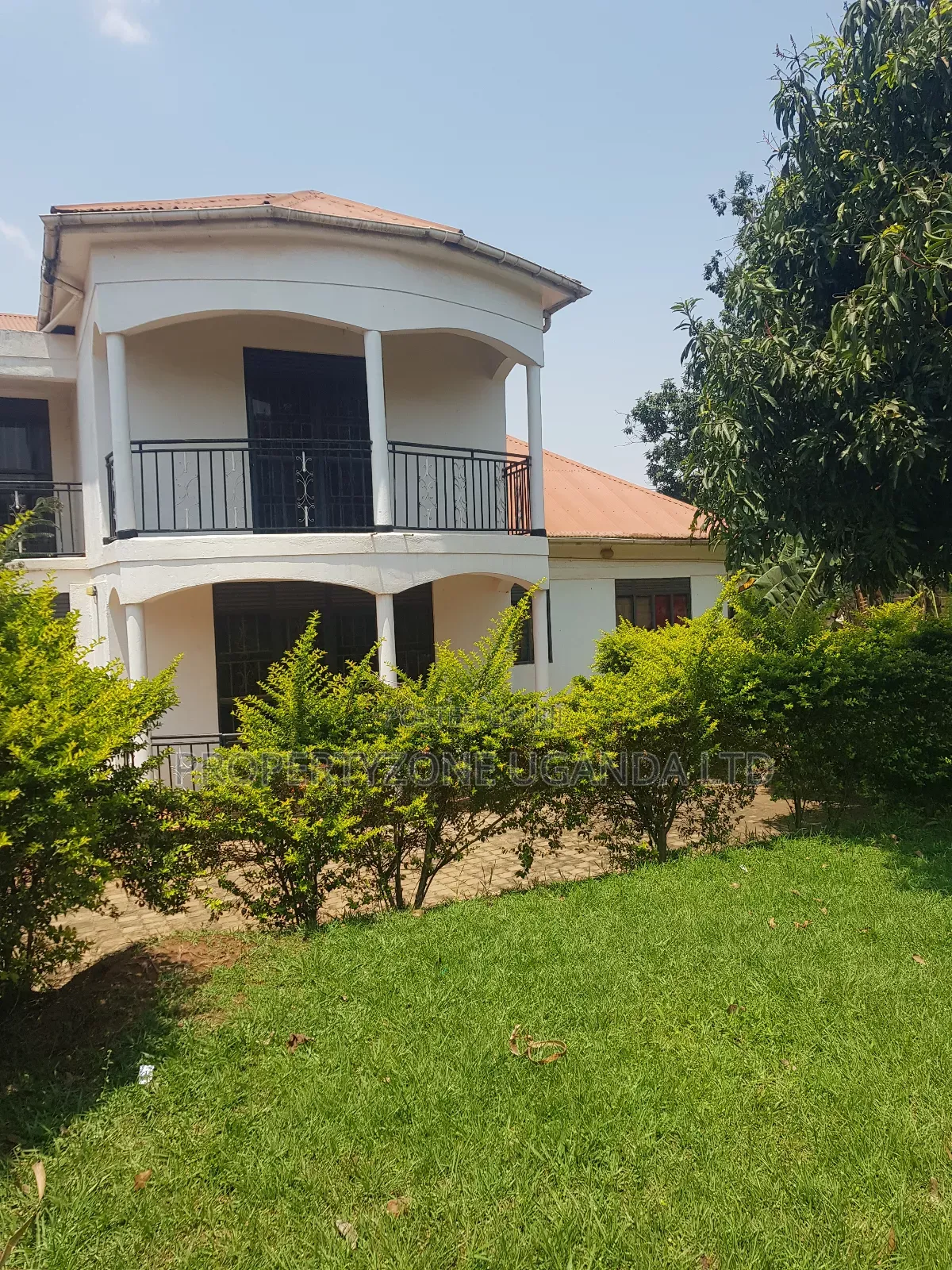 Furnished 6bdrm Mansion in Kawempe for sale