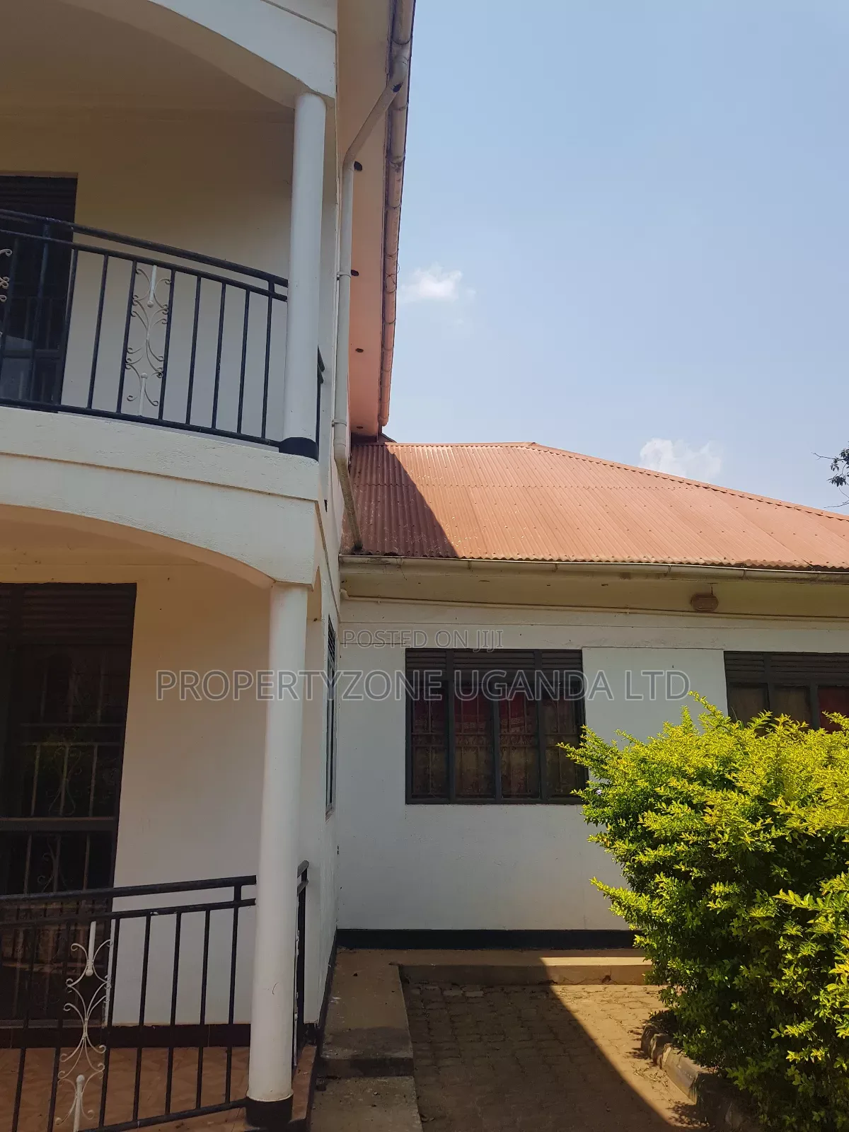 Furnished 6bdrm Mansion in Kawempe for sale