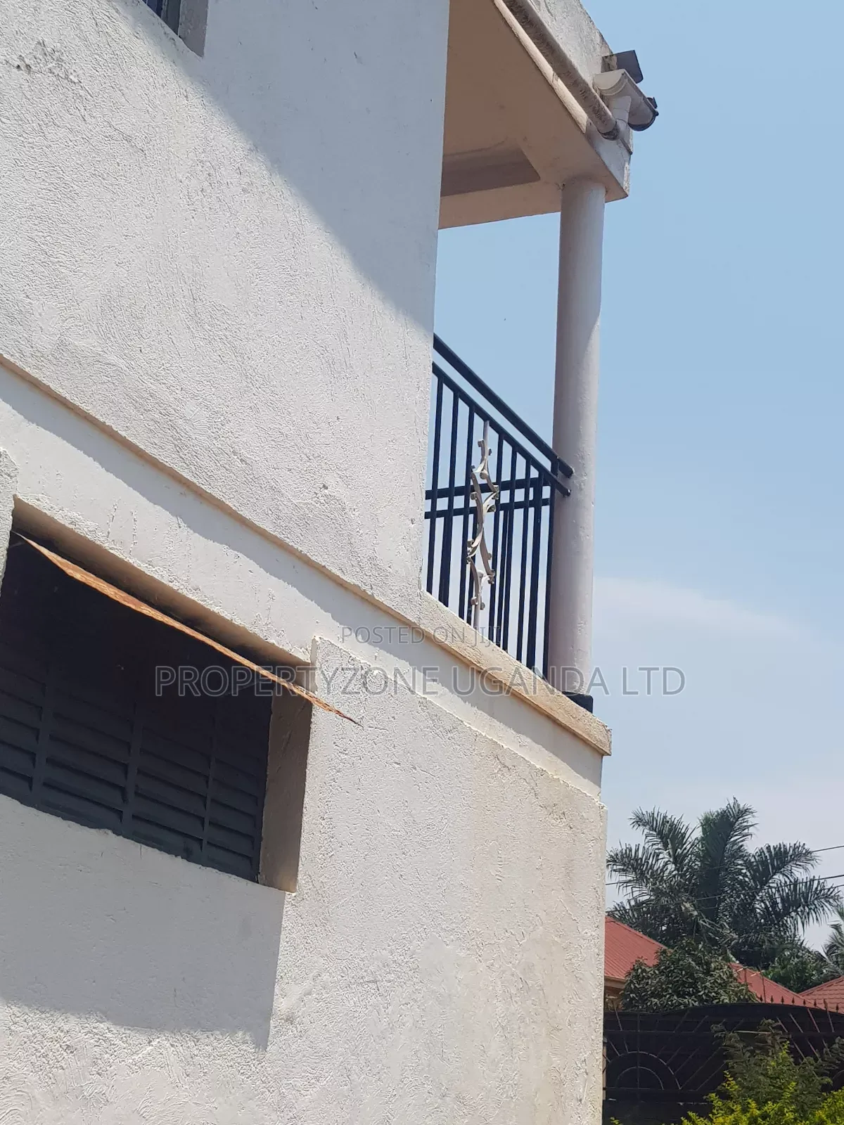 Furnished 6bdrm Mansion in Kawempe for sale
