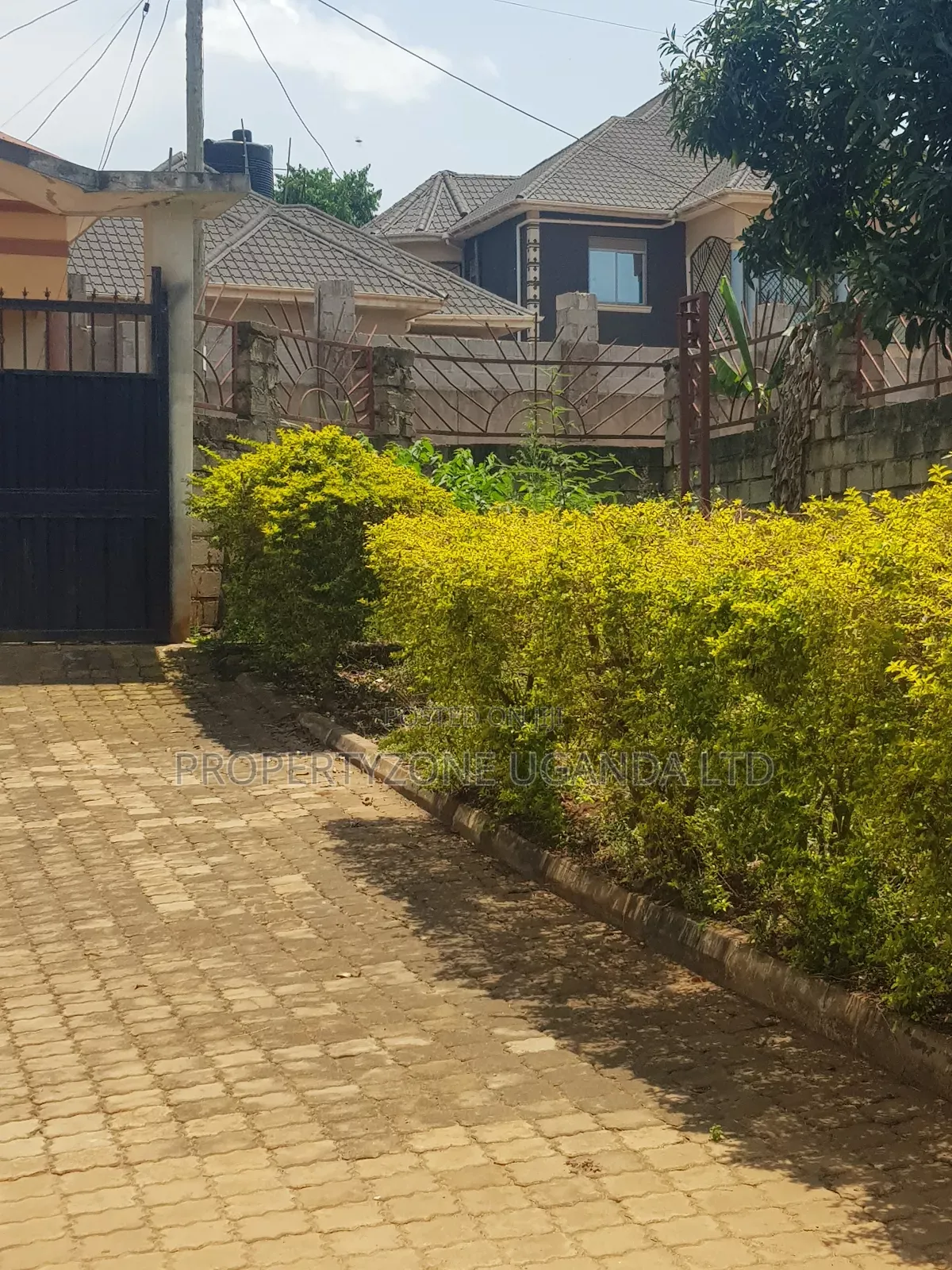 Furnished 6bdrm Mansion in Kawempe for sale