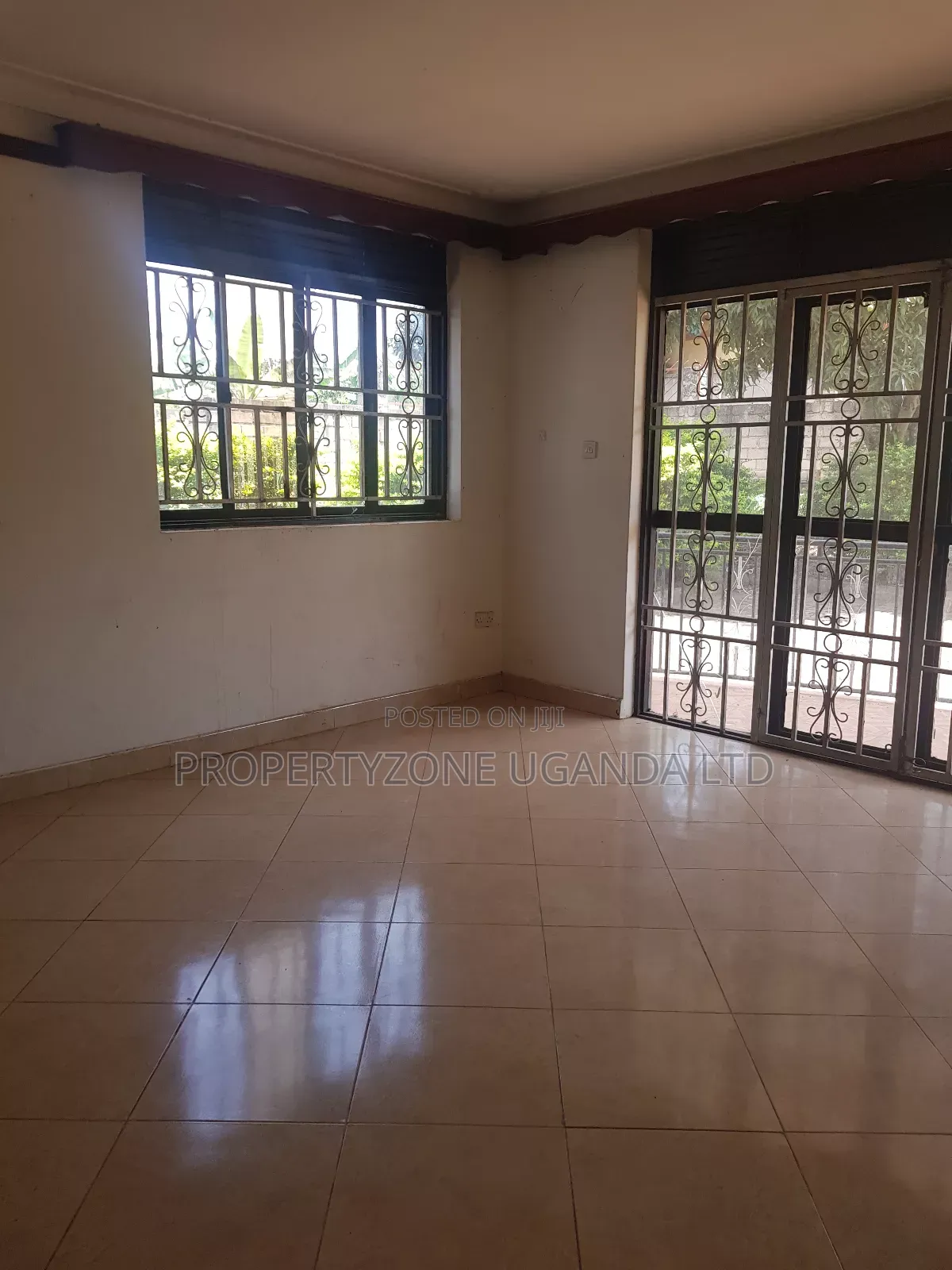Furnished 6bdrm Mansion in Kawempe for sale