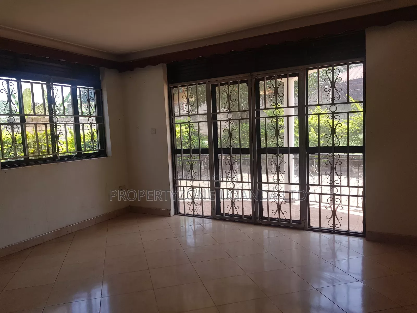 Furnished 6bdrm Mansion in Kawempe for sale