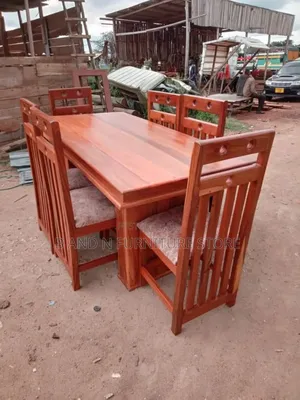 Simple 4 Seater Dinnings